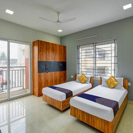Spot On Helloworld Castle Prague Bangalore Bagian luar foto
