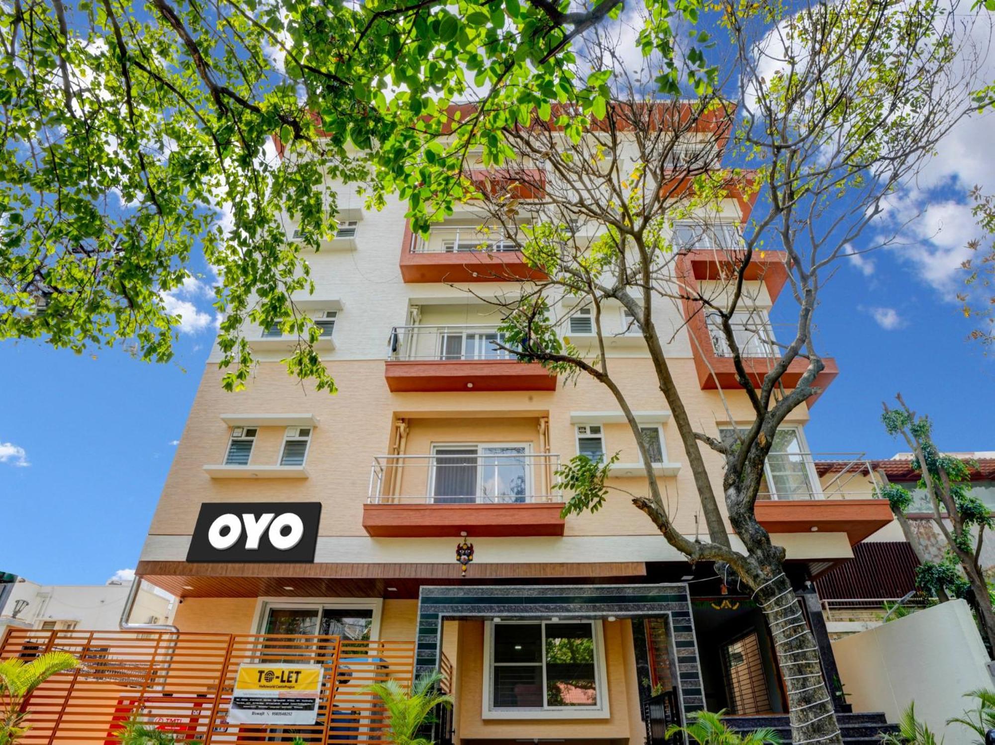 Spot On Helloworld Castle Prague Bangalore Bagian luar foto